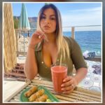 Carla Moreau sur une publication de son compte Instagram vérifié